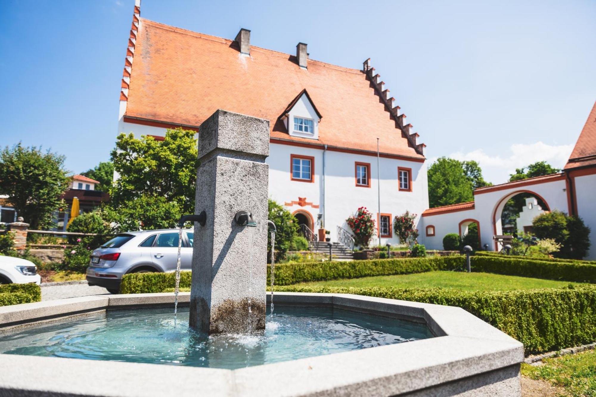 Schlossgasthof Roesch Blaibach